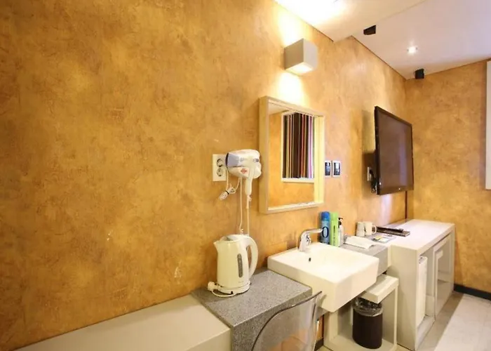 Baron De Paris Motel 2*