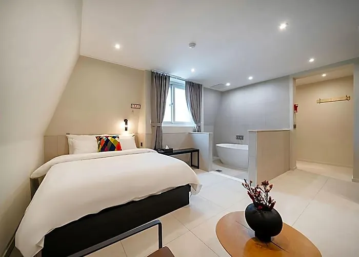 Motel Baron De Paris