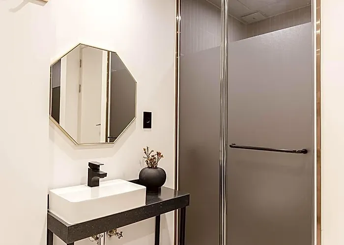 Baron De Paris Motel 2*