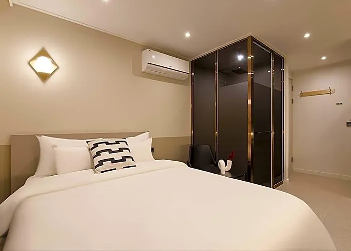 Motel Baron De Paris