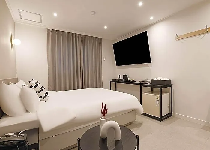 Motel Baron De Paris 2*