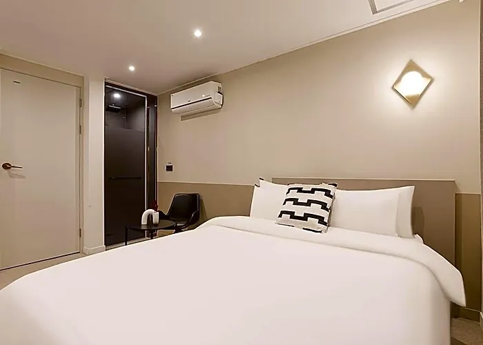 Motel Baron De Paris