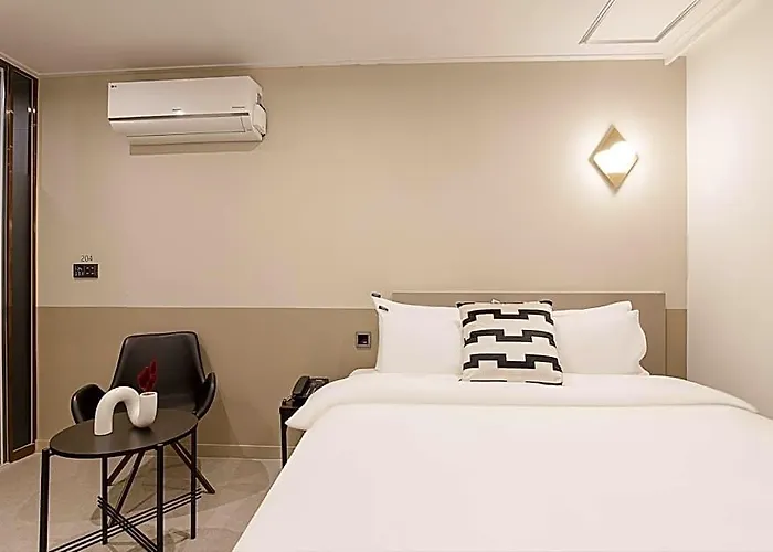 Motel Baron De Paris Seul
