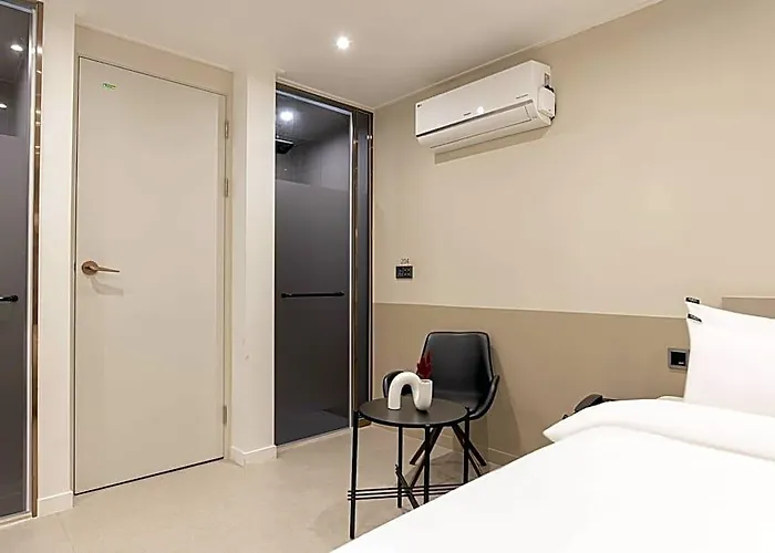 Baron De Paris Motel