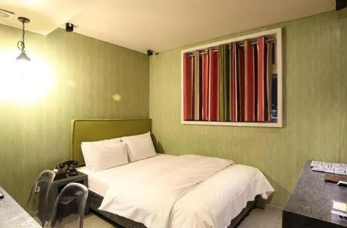 Baron De Paris Motel Seul